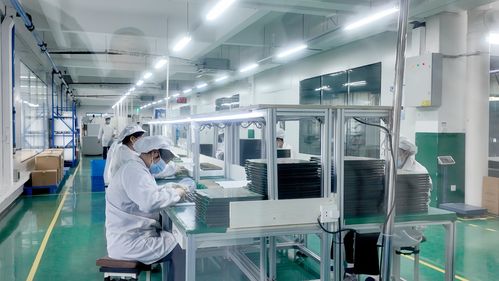 风涌山城阔 百态竞相新 新县“六新两品”战略下电子科技领域的技术革新与发展纪略